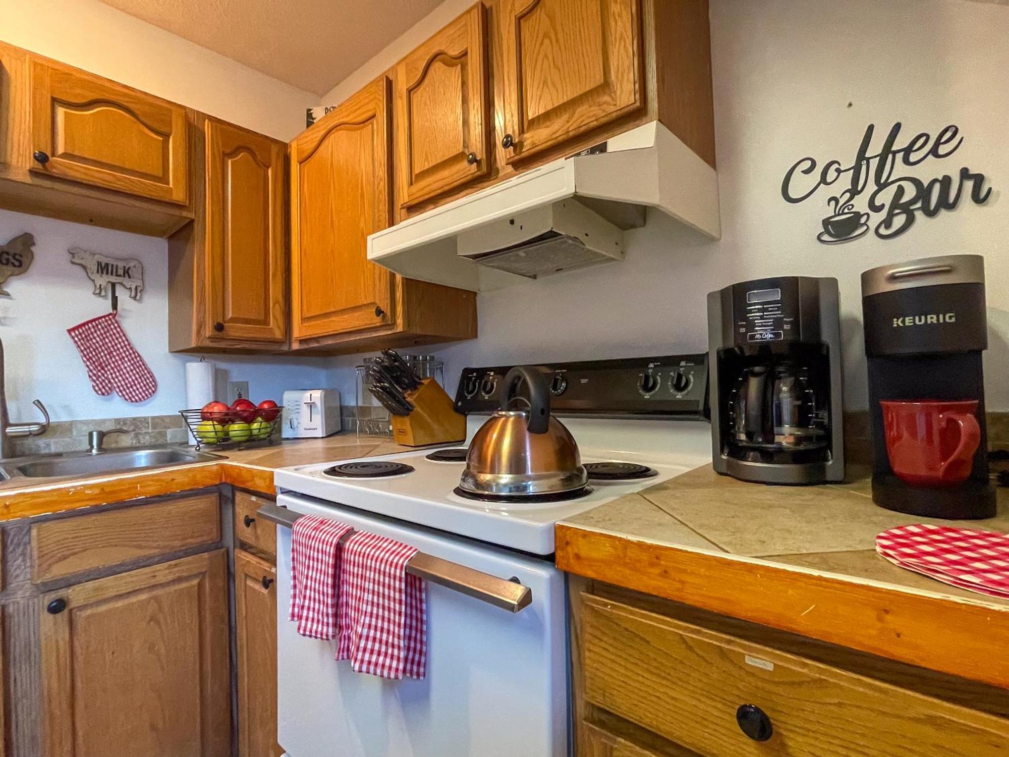 Heavenly View - Bear Themed Cabin, Hottub, Dog-Friendly, Near Gatlinburg Exterior photo